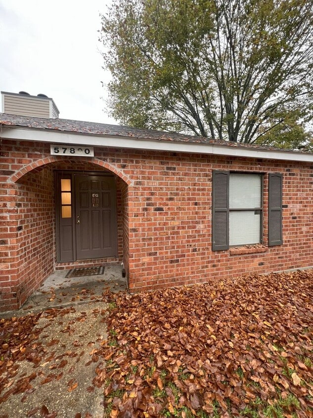 3-bedroom, 2-bathroom home located in the ... - 3-bedroom, 2-bathroom home located in the ...
