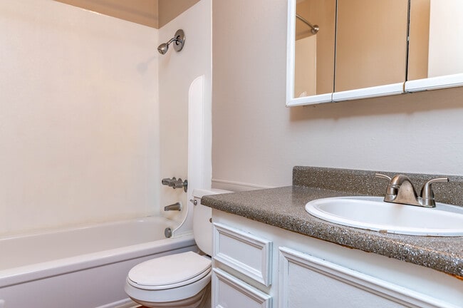 Photo - Moreland Place Apartments