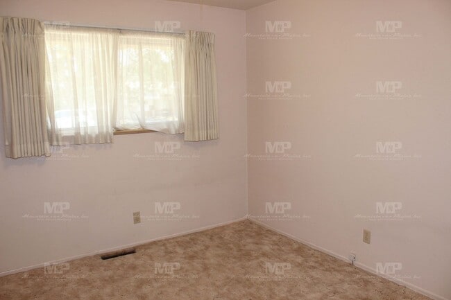 Photo - 2433 Tamarac Dr