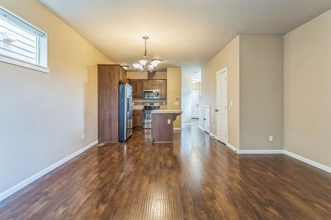 Photo - 2690 Kingwood St