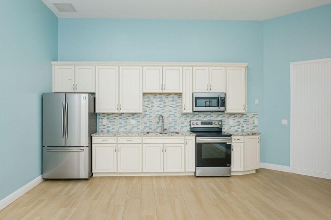 Photo - 341 SW Kestor Dr