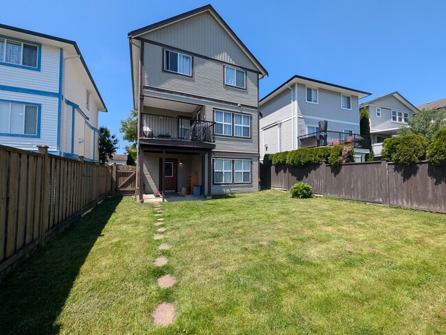 Photo - 36220 Shadbolt Ave