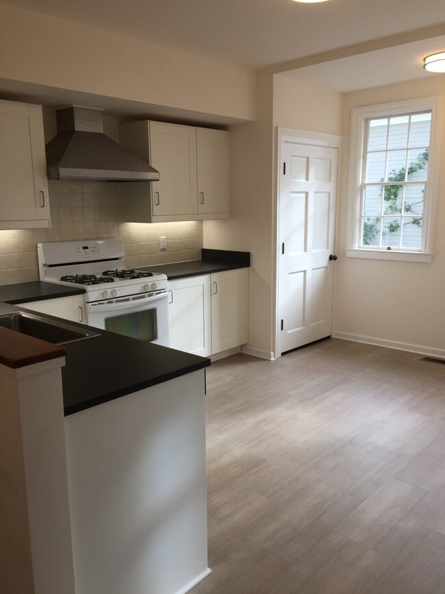 Kitchen - 119 Upham St Unit A