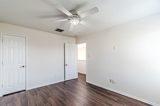 Building Photo - 18111 Hillock Glen Ln