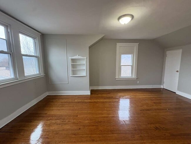 Photo - 1260 Whalley Ave Unidad 3