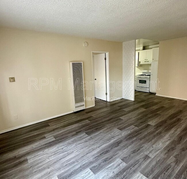 Building Photo - 6645 Etiwanda Ave Unit 5