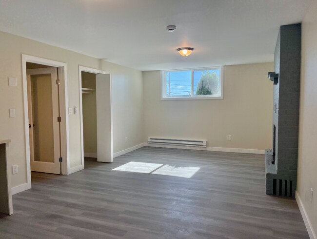 Building Photo - 1581 Unit 8014