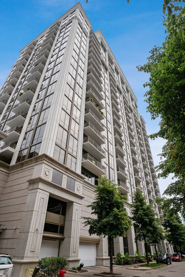 Building Photo - 1335 S Prairie Ave Unit 1409