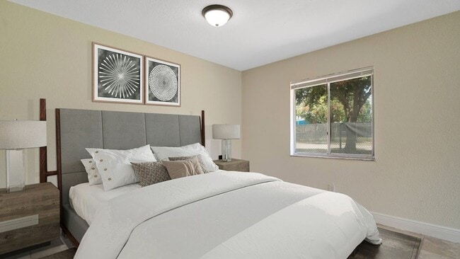 Photo - Renovated 2 bedroom 1 bath Pet Friendly Apt with Washer Dryer hook ups