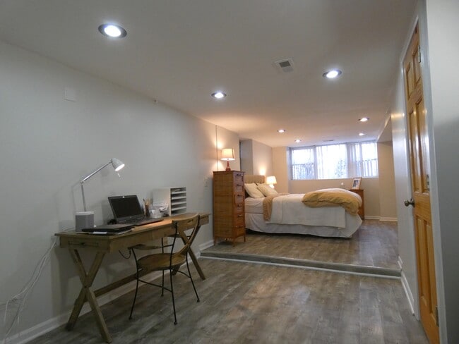 Photo - 1929 N Richmond St Unit 1