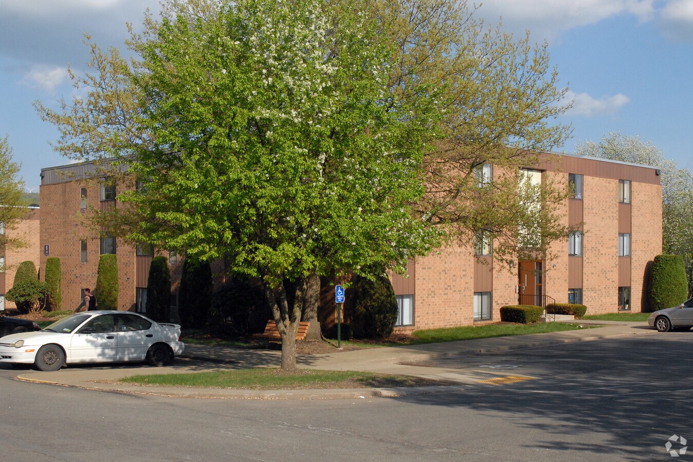 Photo - Summit Gardens