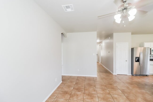 Photo - 102 Creek Ledge Dr