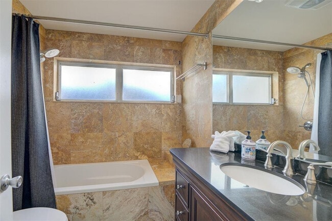 Photo - 1951 NW 33rd St