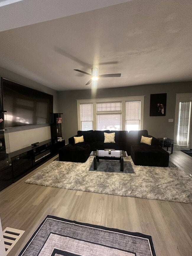 Photo - 27 N Linwood Ave