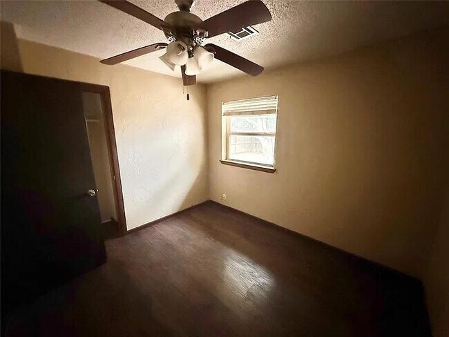 601 Sky Cir