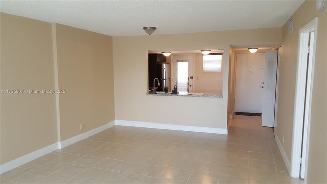 Photo - 410 NW 68th Ave Unidad 507 Rental