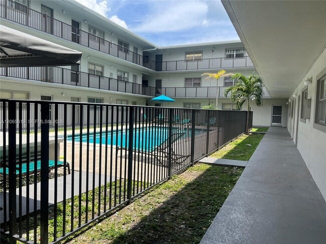 Photo - 16215 NE 18th Ct Unit 111