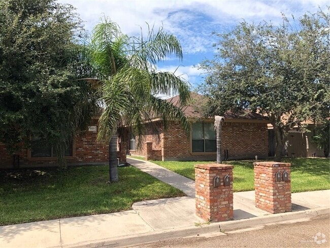 Building Photo - 623 S Dfw Dr Unit 4 Rental