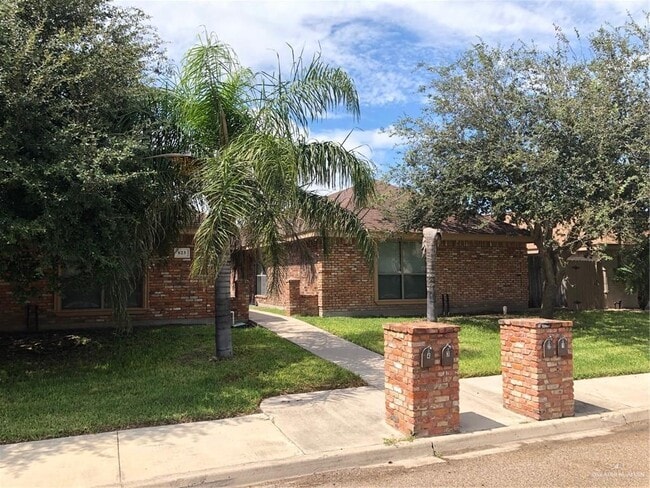 Building Photo - 623 S Dfw Dr Unit 4 Rental