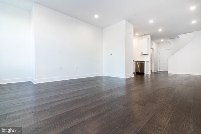 Photo - 215 Lewis Fisher Dr