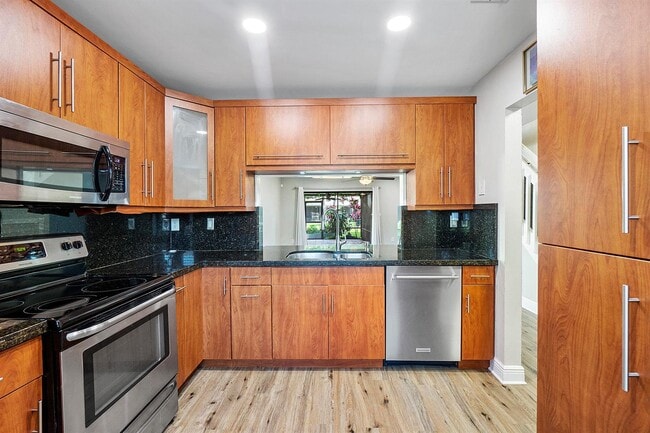 Photo - 10723 NW 10th St