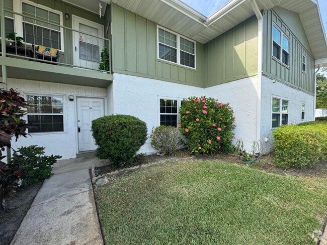 Building Photo - 2/1 in Holly Square Unit 99 Rental