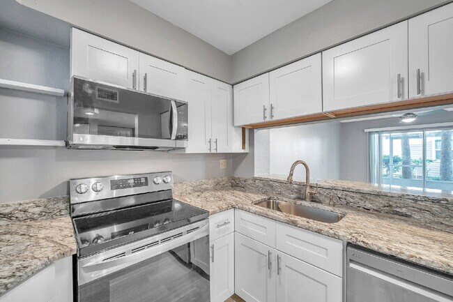 Photo - Charming Condo in Stonesthrow – Modern Com... Unit 6101