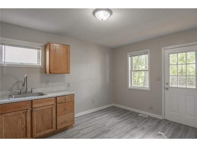 Photo - 1183 Edgerton St