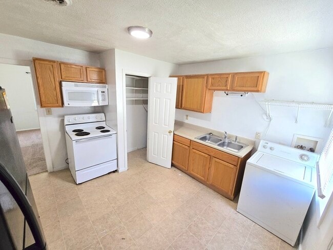 HOME IN HAMPTON FOR RENT!