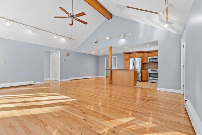 Photo - 77 Colonial Rd