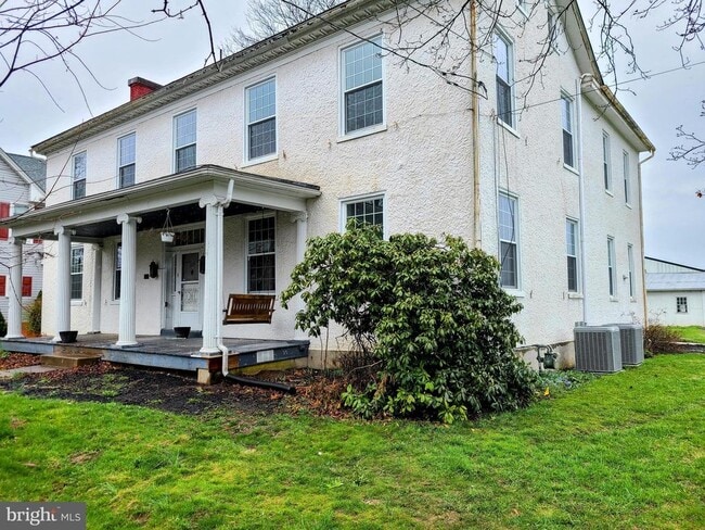 Building Photo - 203 E Main St Rental