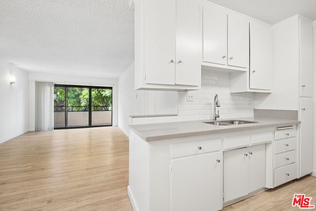 Photo - 7540 Hampton Ave Unit 202