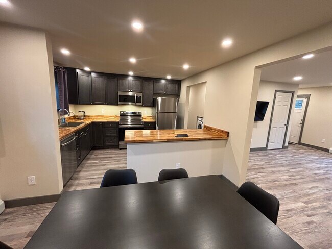 Photo - 124 Eastern Heights Dr Unit A