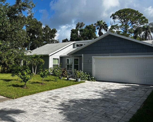 Building Photo - 3024 Woodpine Cir Rental