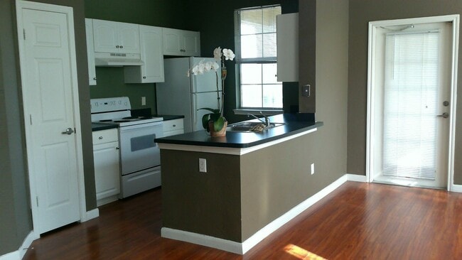 Photo - 860 N Orange Ave
