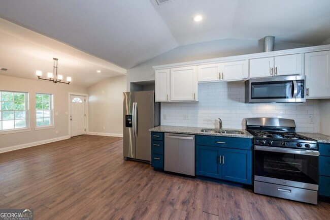 Photo - 331 Camilla Cir SW