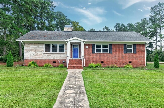 Photo - 121 S Main St