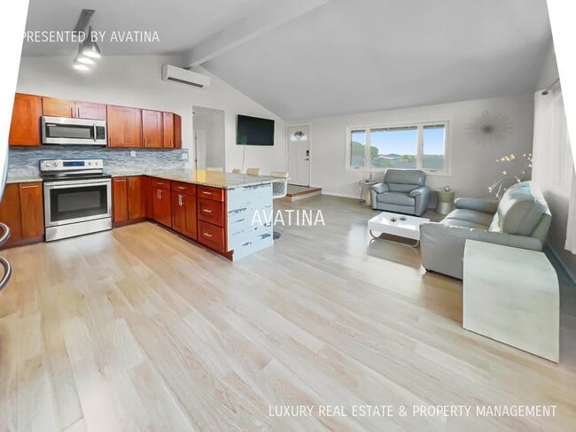 Photo - 1389 Nanialii St