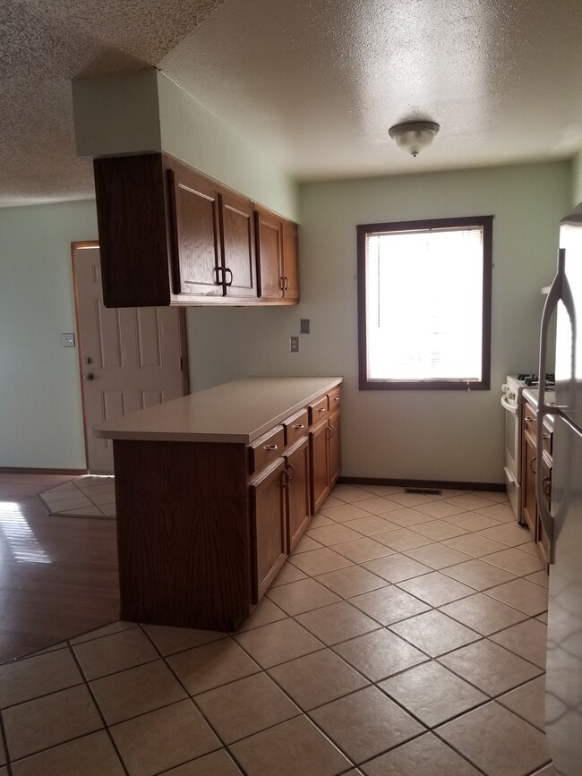 Photo - 6862 Femmer St