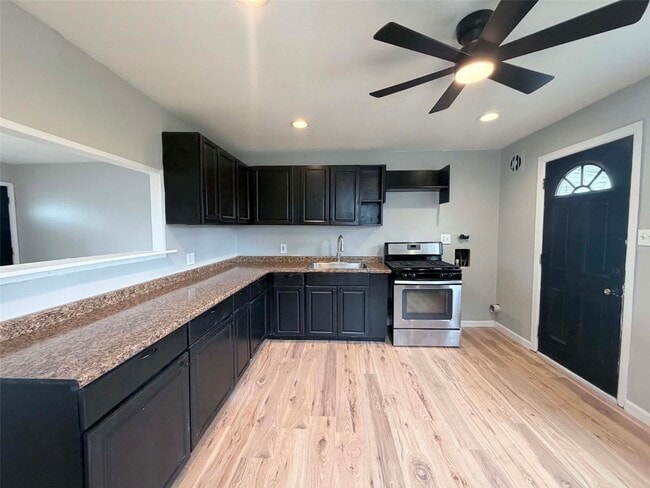 Photo - 705 St Martin Dr