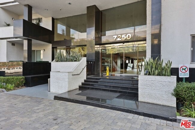 Photo - 7250 Franklin Ave