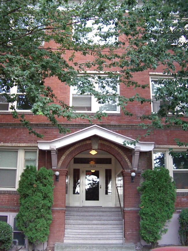 Lincoln Court