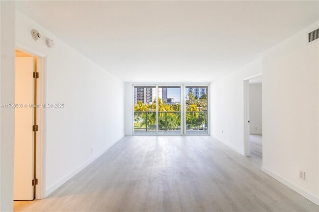 Photo - 100 Bayview Dr Unidad 314 Rental