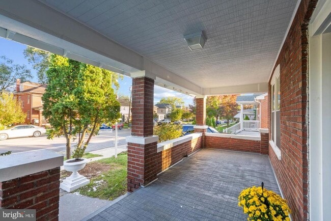 Photo - 201 Parkway St