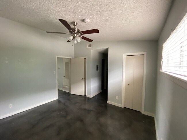 Photo - 820 Houston St