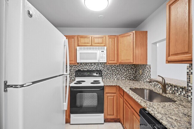 950 S Kanner Hwy Unit D5