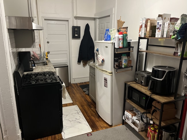 Photo - 1435 Marshall St NE