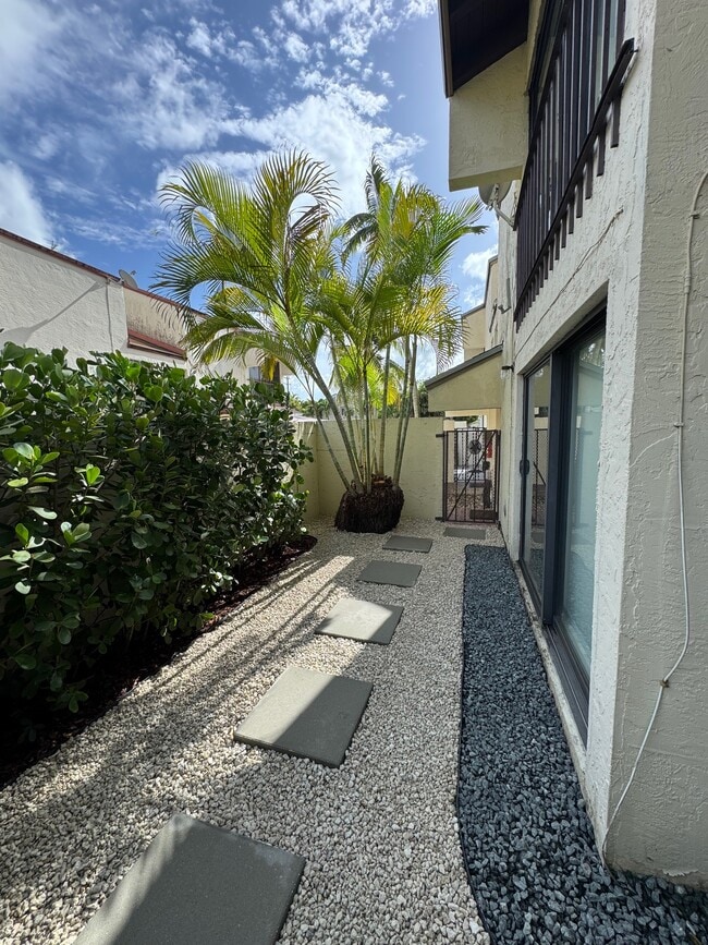 Building Photo - 15811 SW 91st Ct Rental