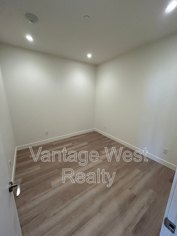 Photo - 3340-3340 Lakeshore Rd