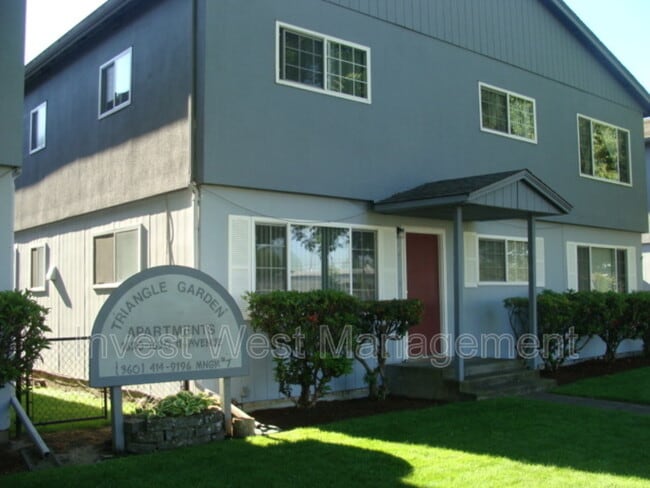 Building Photo - 1620-1611 11th Ave